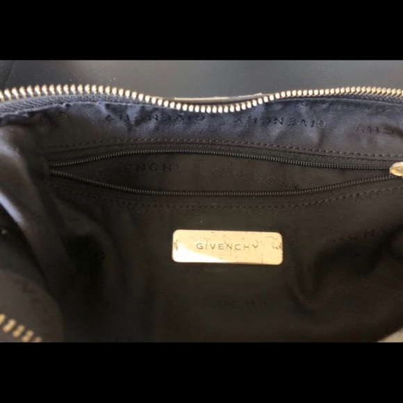 Givenchy - Picture 3 of 3